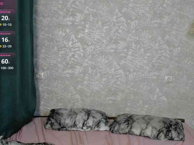 EllieRough webcam