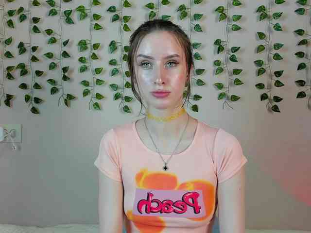 EllieRough Live Webcam on BongaCams