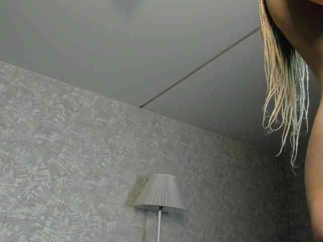 EllieRough webcam