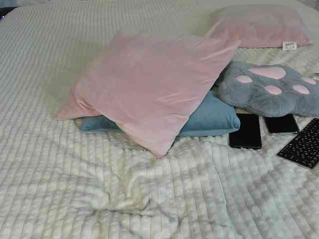 EllieRough Live Webcam on BongaCams