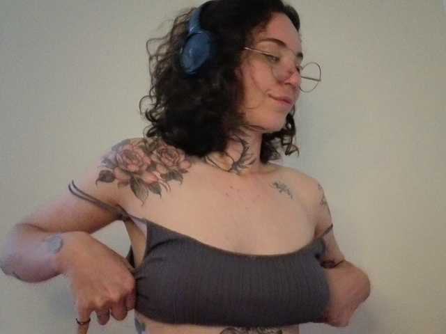 Sakura-Honey live cam on BongaCams