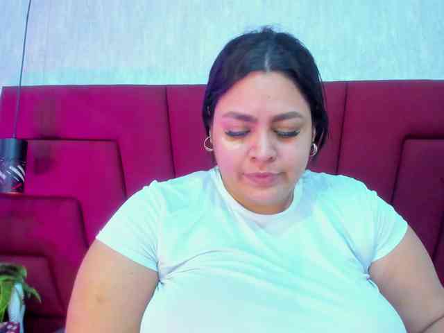 Maya-curvy webcam