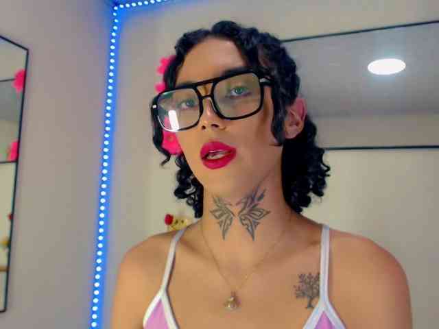 Darianna-Atehort... Live Webcam on BongaCams
