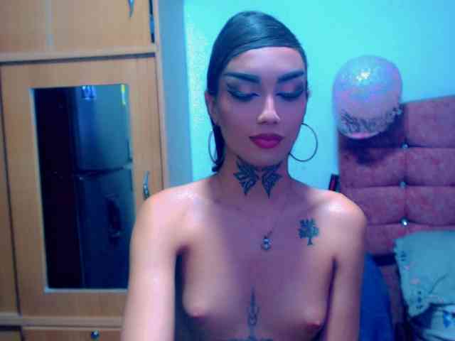 Darianna-Atehort... Live Webcam on BongaCams