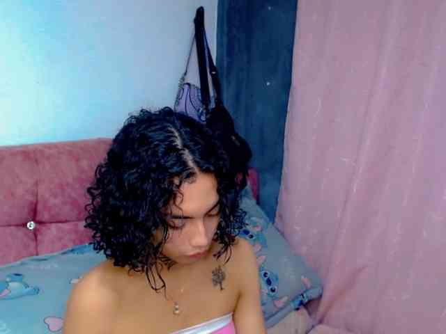 Darianna-Atehort... Live Webcam on BongaCams