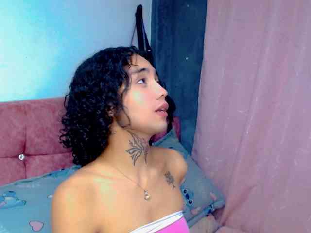 Darianna-Atehort... Live Webcam on BongaCams