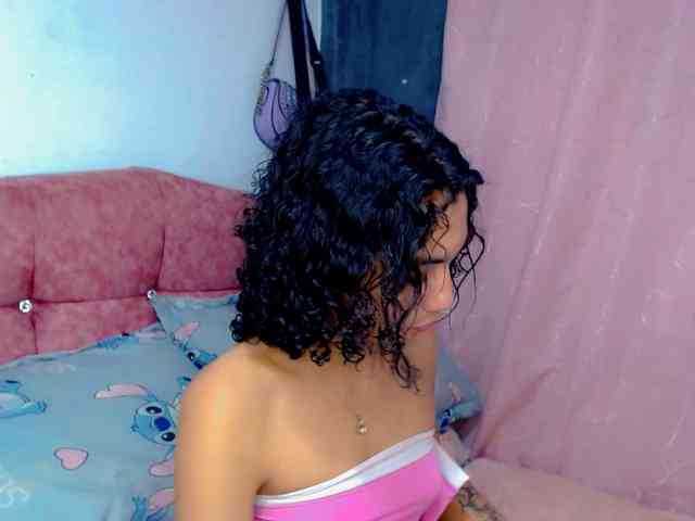 Darianna-Atehort... Live Webcam on BongaCams