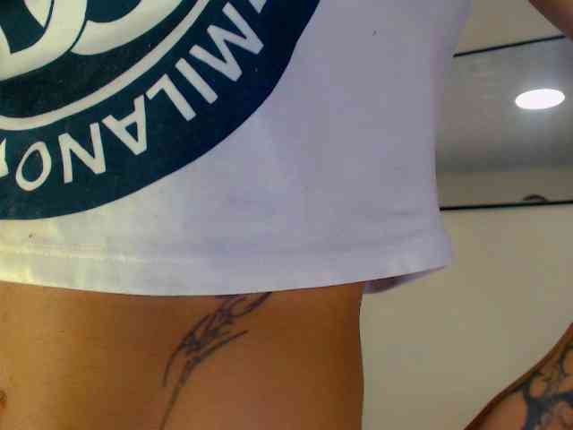 Darianna-Atehort... Live Webcam on BongaCams