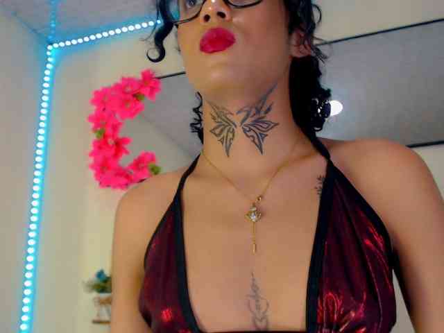 Darianna-Atehort... Live Webcam on BongaCams