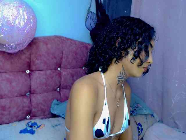 Darianna-Atehortua Sex Cam Show