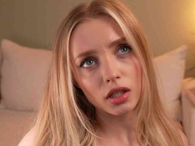 minimolly Live Webcam on BongaCams