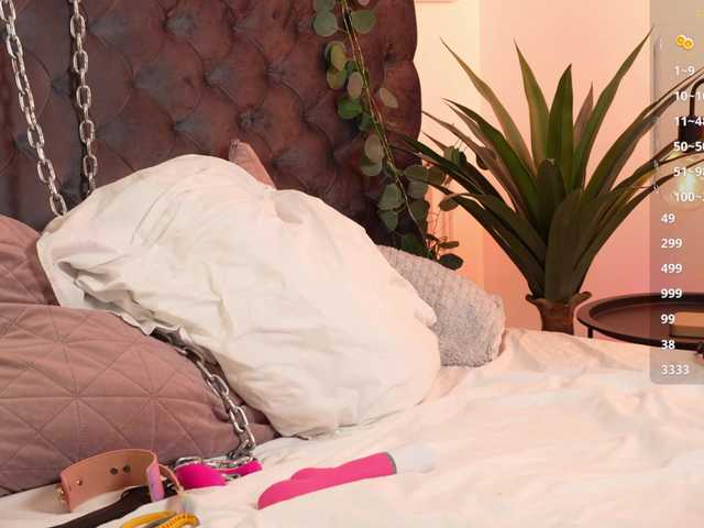 shiny-eva live cam on BongaCams