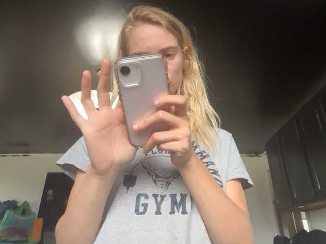 lanasharapovax live cam on BongaCams