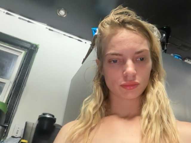 lanasharapovax live cam on BongaCams