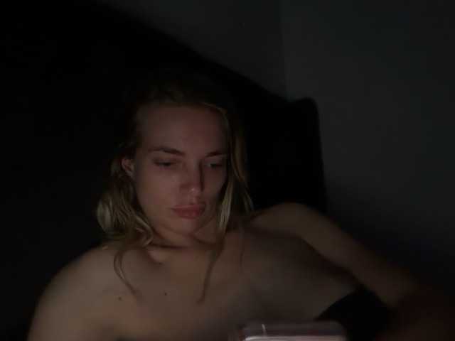 lanasharapovax live cam on BongaCams