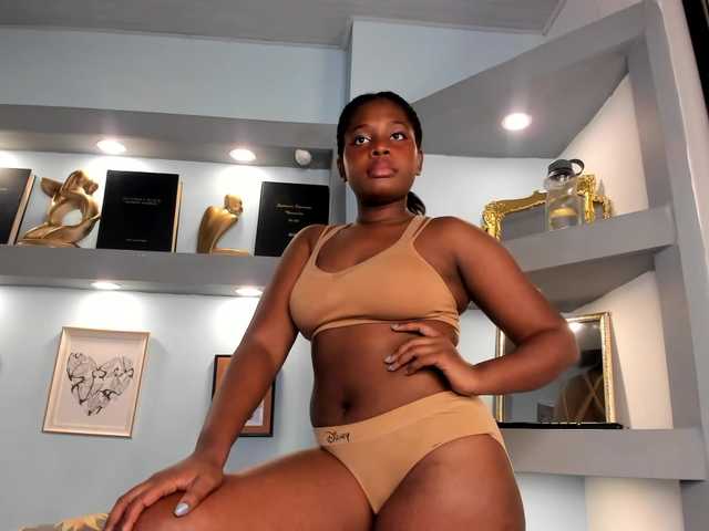 Kylie-Cruz's BongaCams show and profile