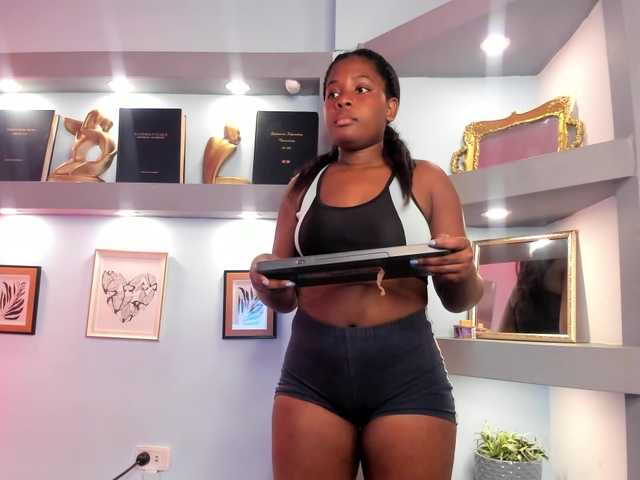 Kylie-Cruz's BongaCams show and profile