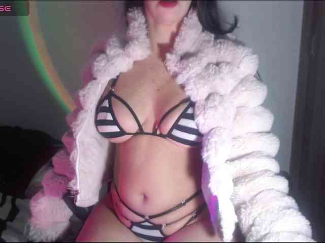 Jade-Amira webcam