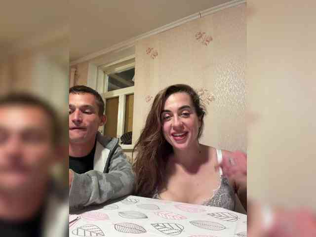 Hornycoooooouple