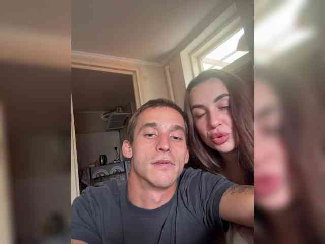 Hornycoooooouple's cam show statistics and live stream