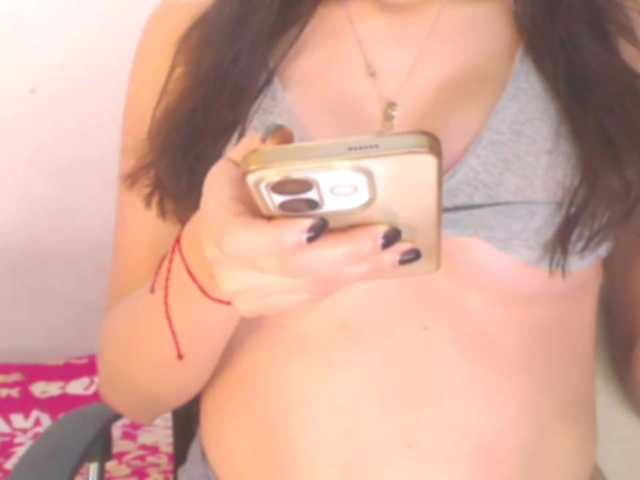 latina05 live cam on BongaCams