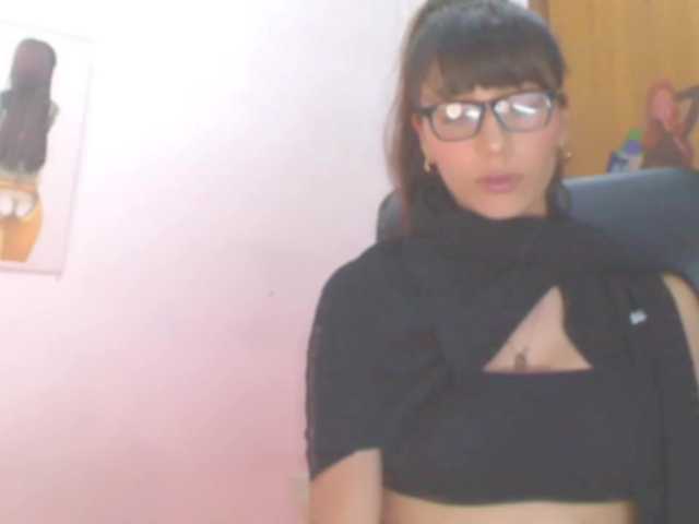 latina05 live cam on BongaCams