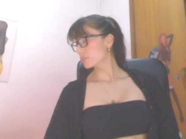 latina05 live cam on BongaCams