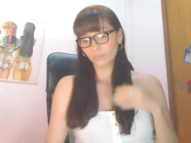 latina05 live cam on BongaCams