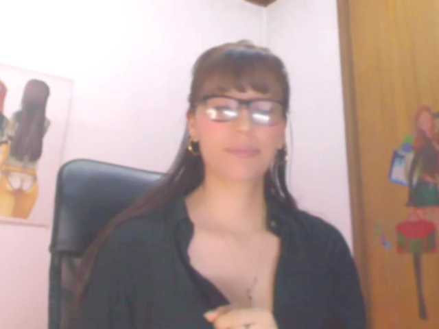 latina05 live cam on BongaCams