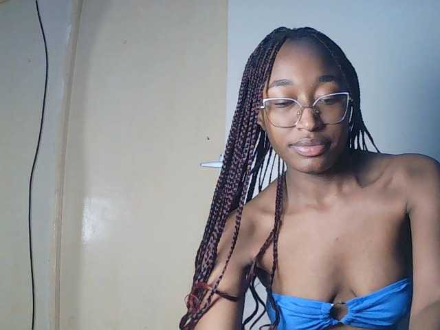 Queennana live cam on BongaCams