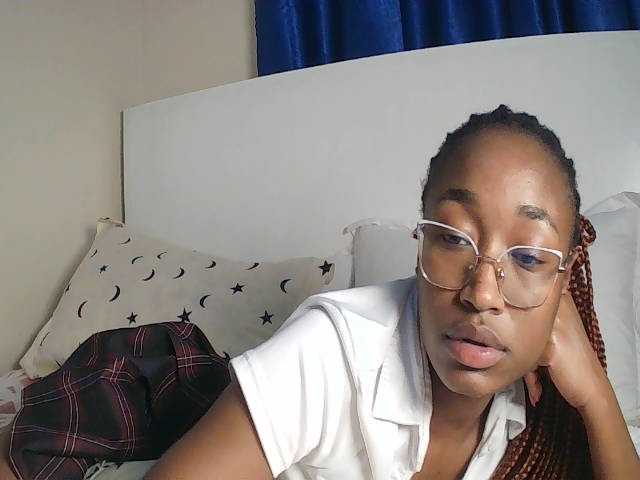 Queennana live cam on BongaCams