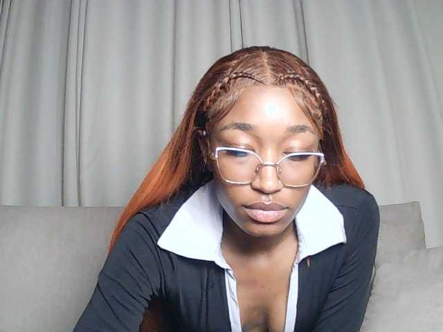 Queennana live cam on BongaCams