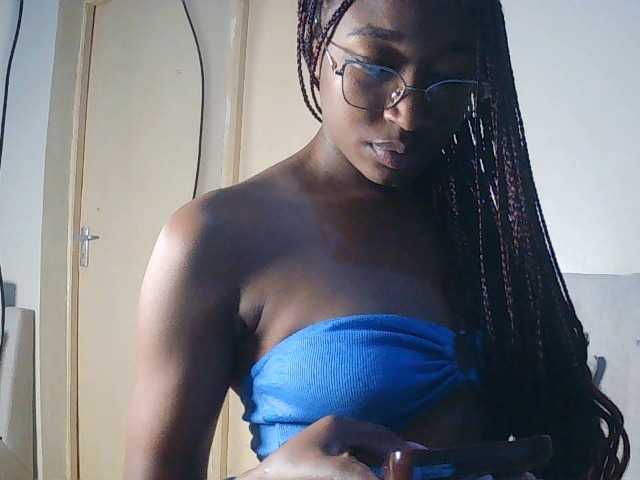 Queennana live cam on BongaCams