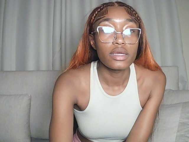 Queennana live cam on BongaCams