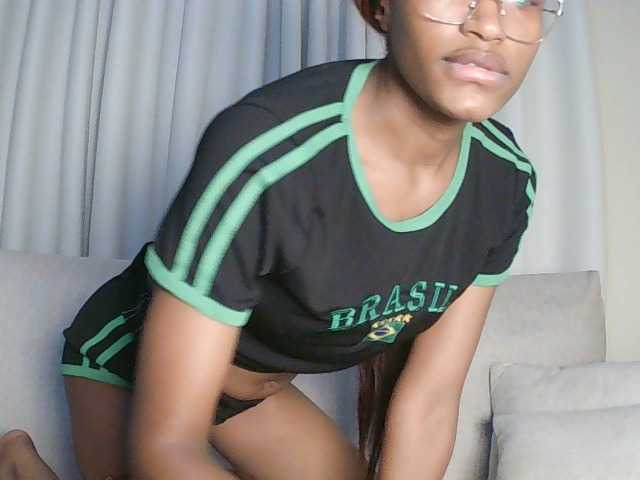 Queennana live cam on BongaCams