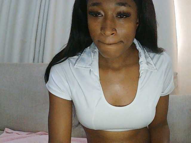 Queennana live cam on BongaCams