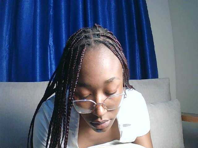 Queennana live cam on BongaCams