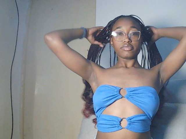 Queennana live cam on BongaCams