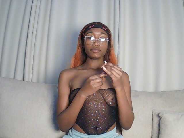 Queennana live cam on BongaCams