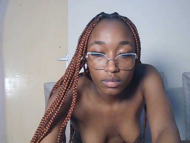 Queennana live cam on BongaCams