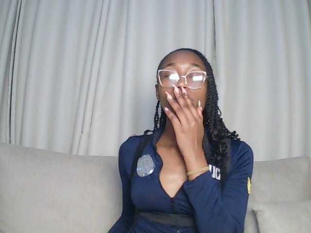 Queennana live cam on BongaCams