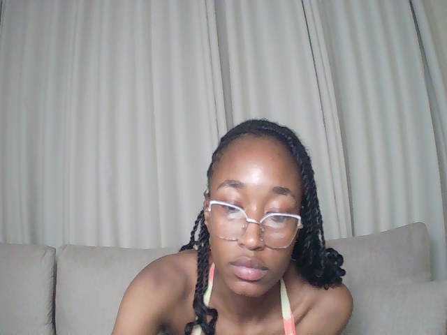 Queennana live cam on BongaCams