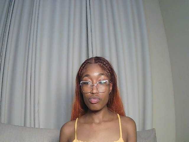 Queennana live cam on BongaCams