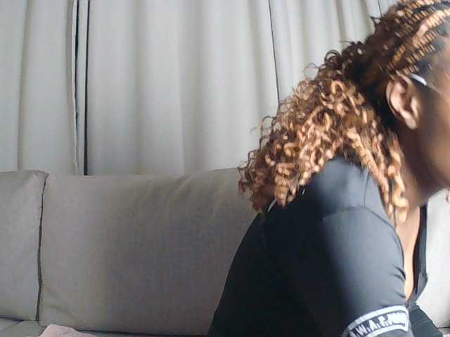 Queennana live cam on BongaCams