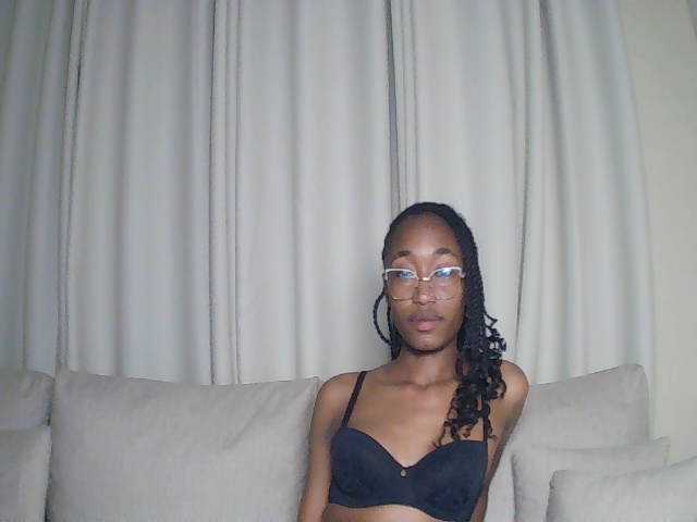 PinkAura_ live cam on BongaCams