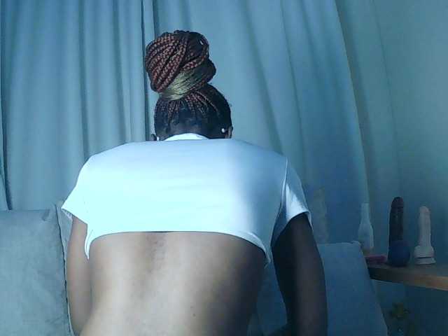 Queennana live cam on BongaCams