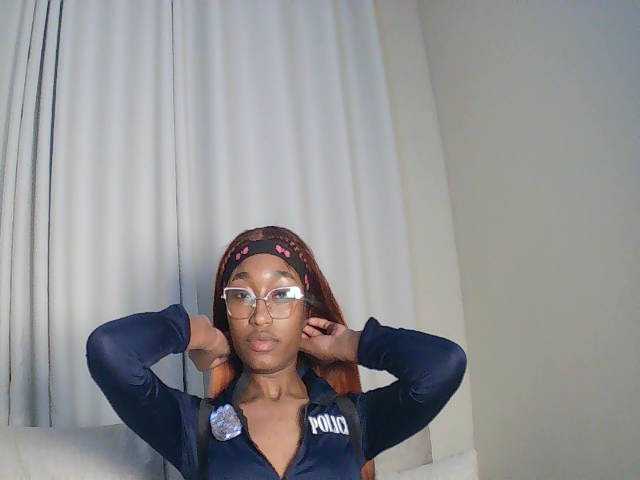 Queennana live cam on BongaCams