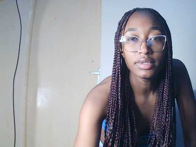 Queennana live cam on BongaCams