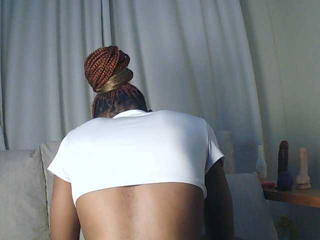 Queennana live cam on BongaCams