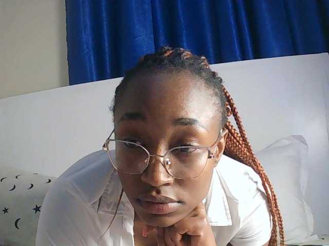 Queennana live cam on BongaCams